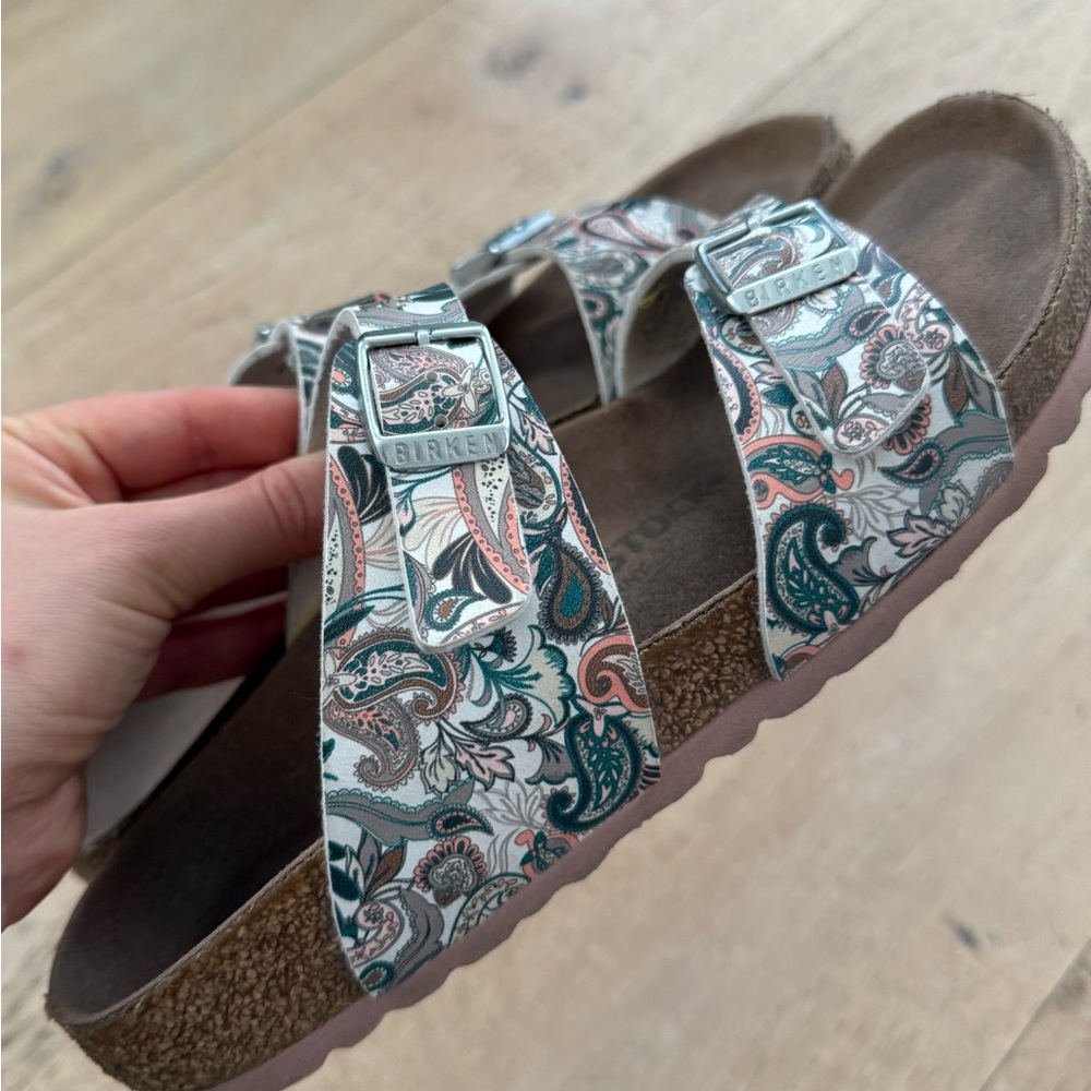 Birkenstock Vegan Floral Sandals - Picture 5 of 6